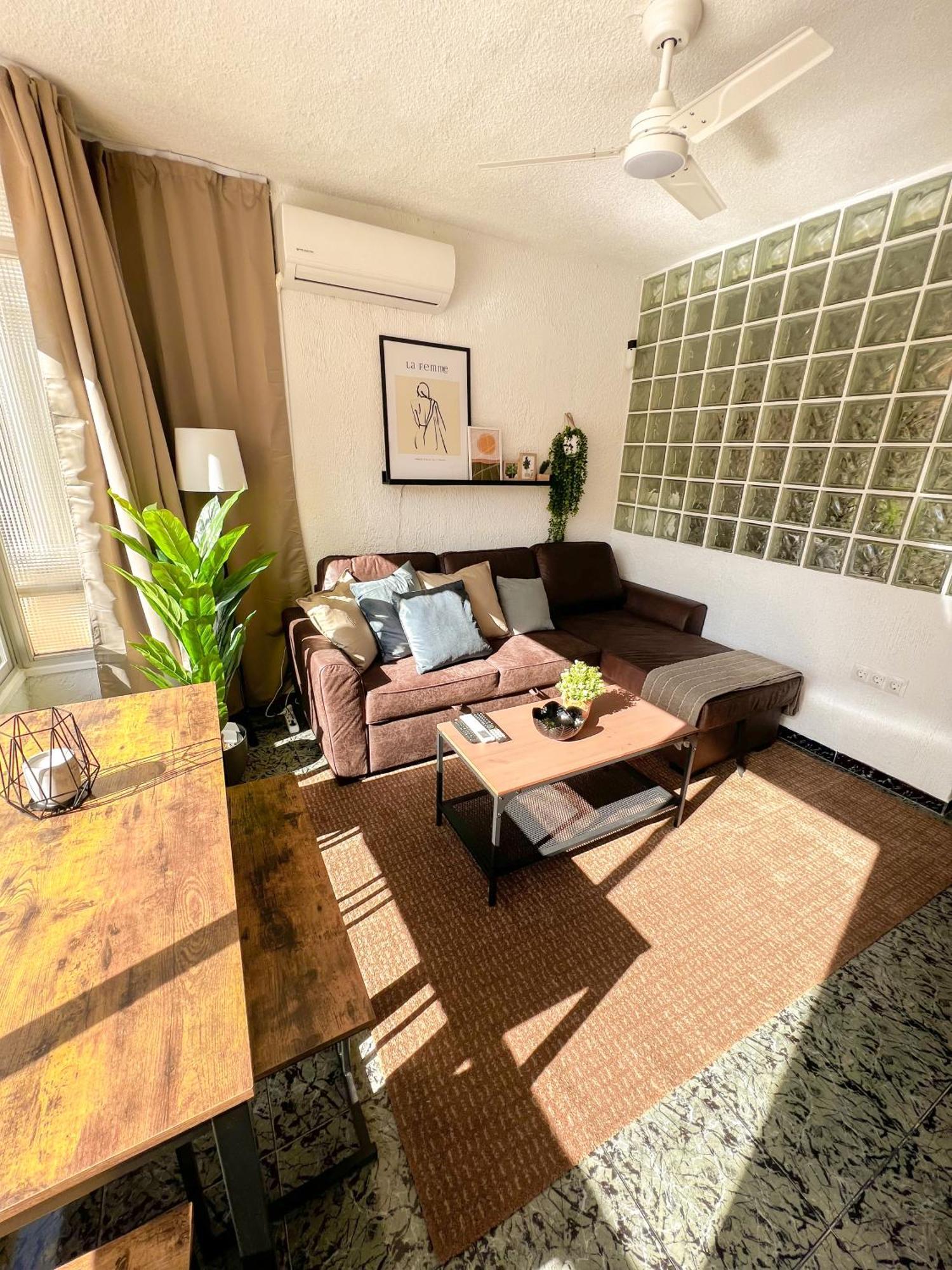 Apartmán Cozy And Bright Flat With Pool Torremolinos Exteriér fotografie