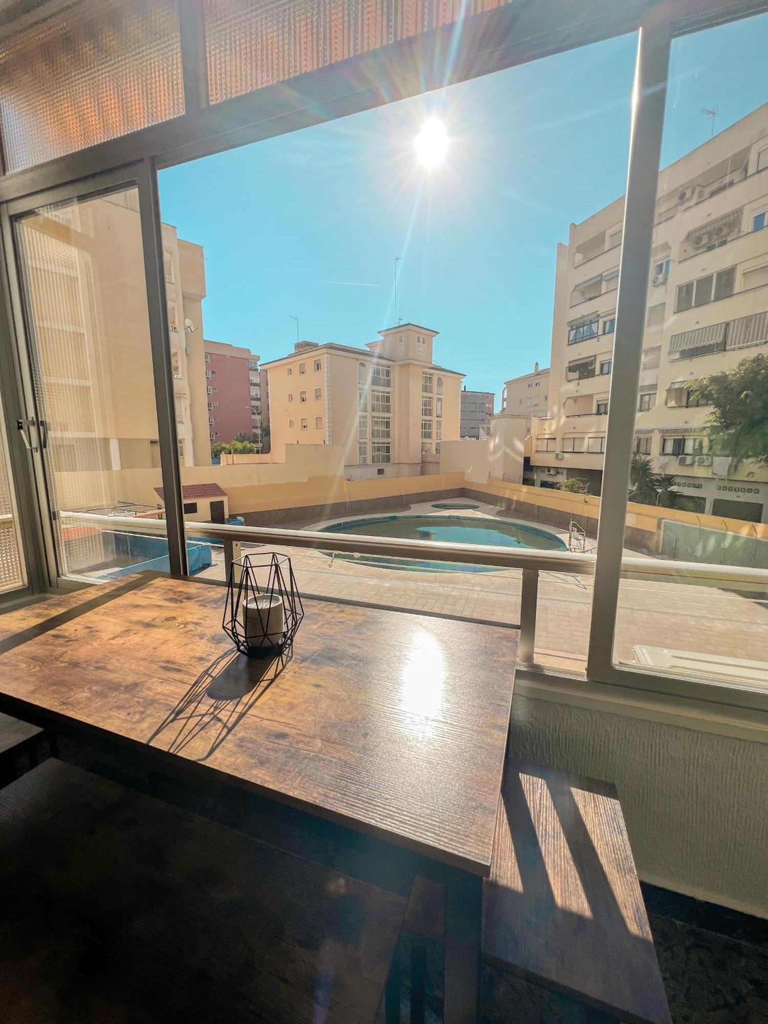 Apartmán Cozy And Bright Flat With Pool Torremolinos Exteriér fotografie
