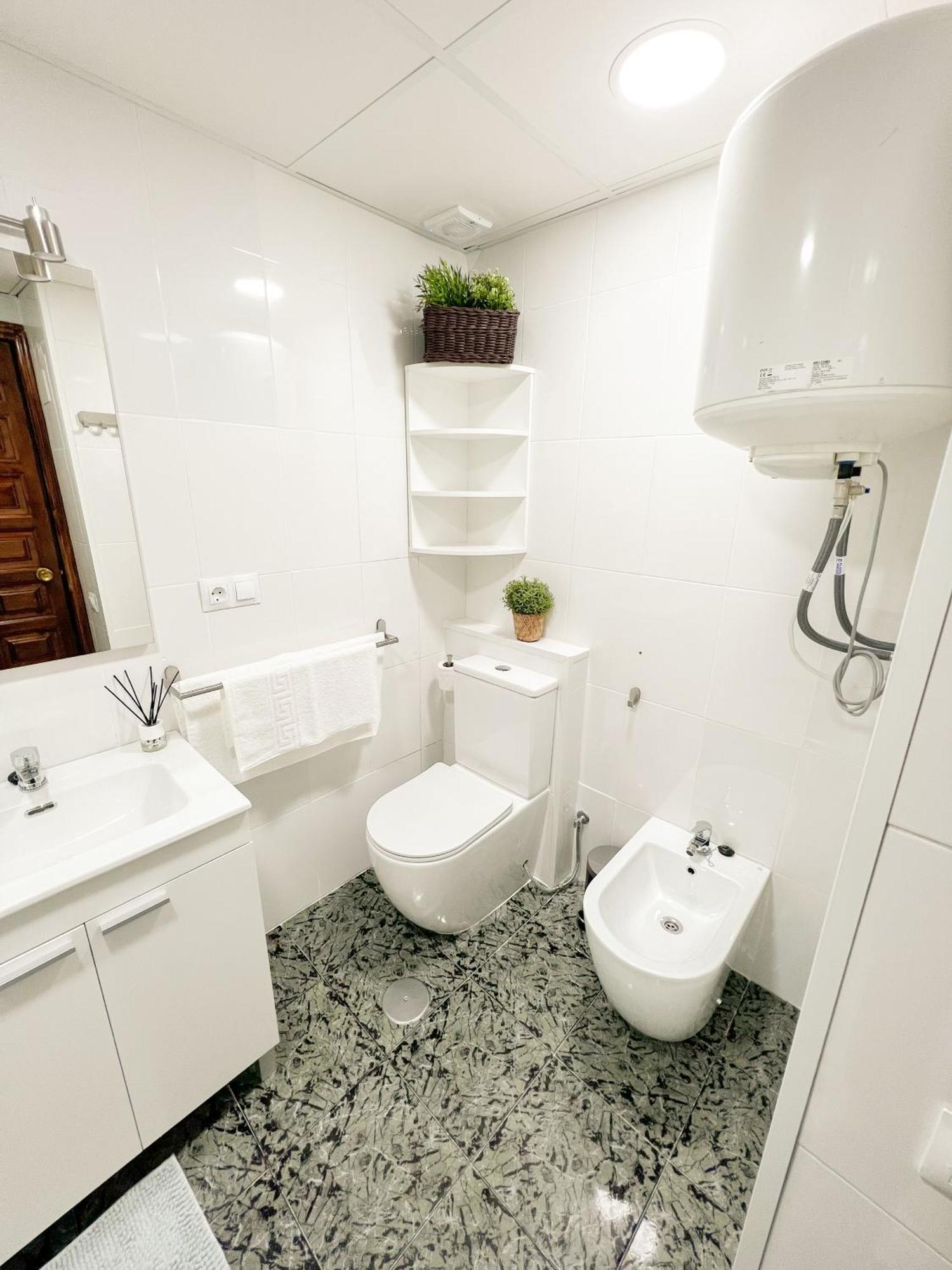 Apartmán Cozy And Bright Flat With Pool Torremolinos Exteriér fotografie