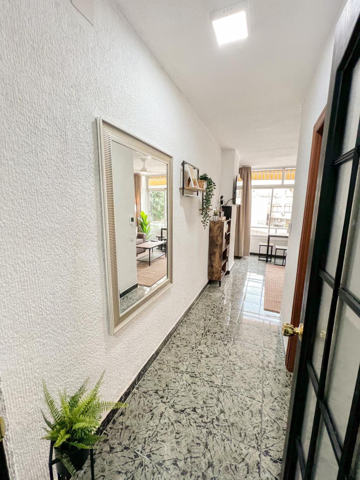 Apartmán Cozy And Bright Flat With Pool Torremolinos Exteriér fotografie
