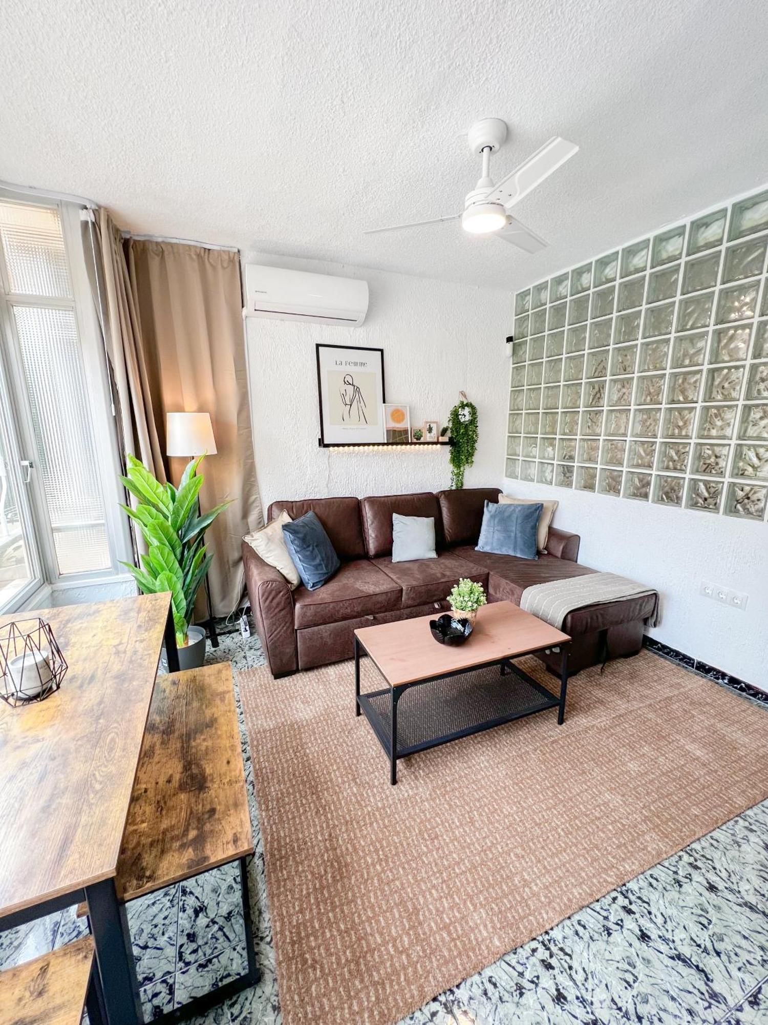Apartmán Cozy And Bright Flat With Pool Torremolinos Exteriér fotografie