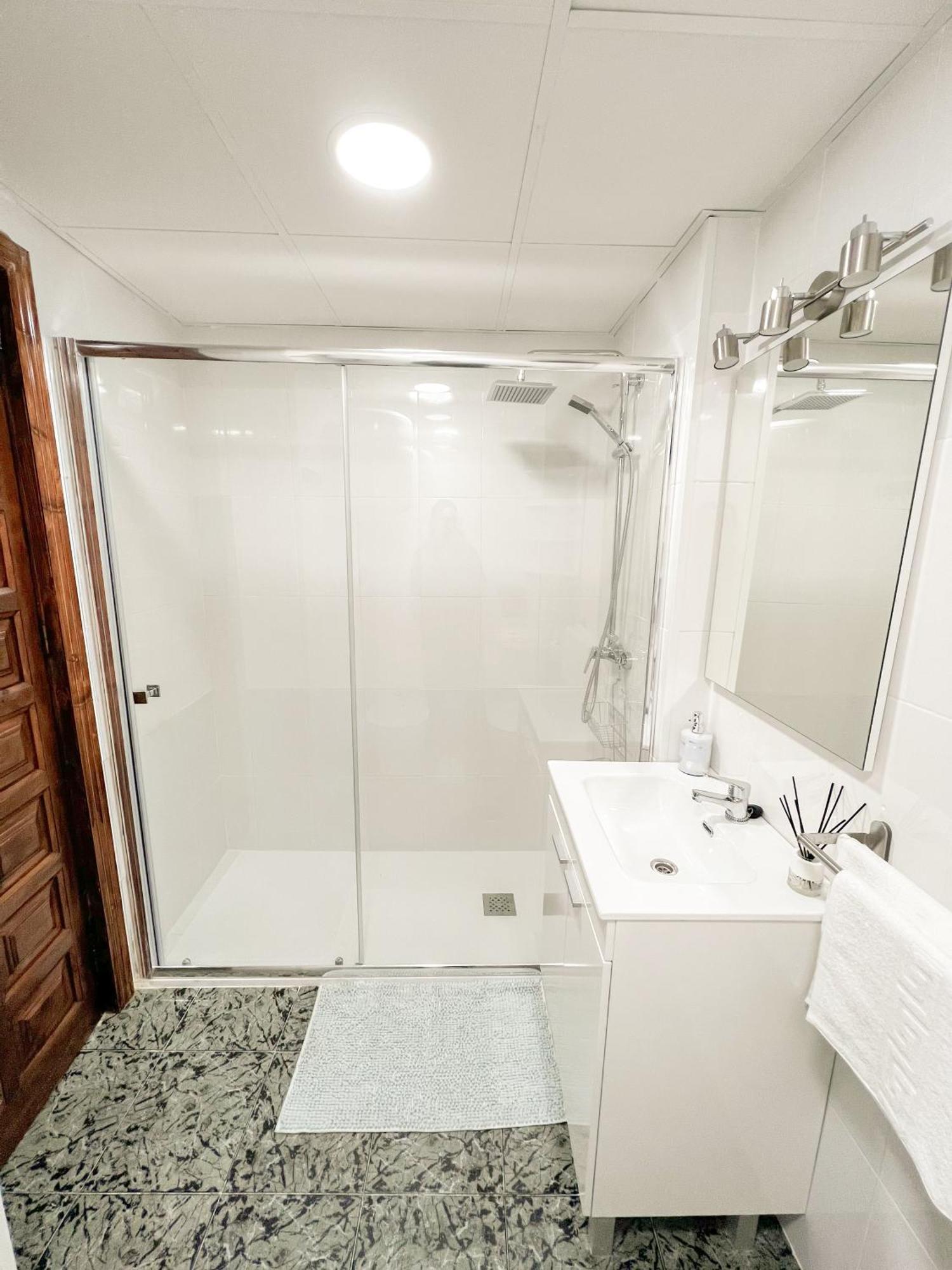 Apartmán Cozy And Bright Flat With Pool Torremolinos Exteriér fotografie