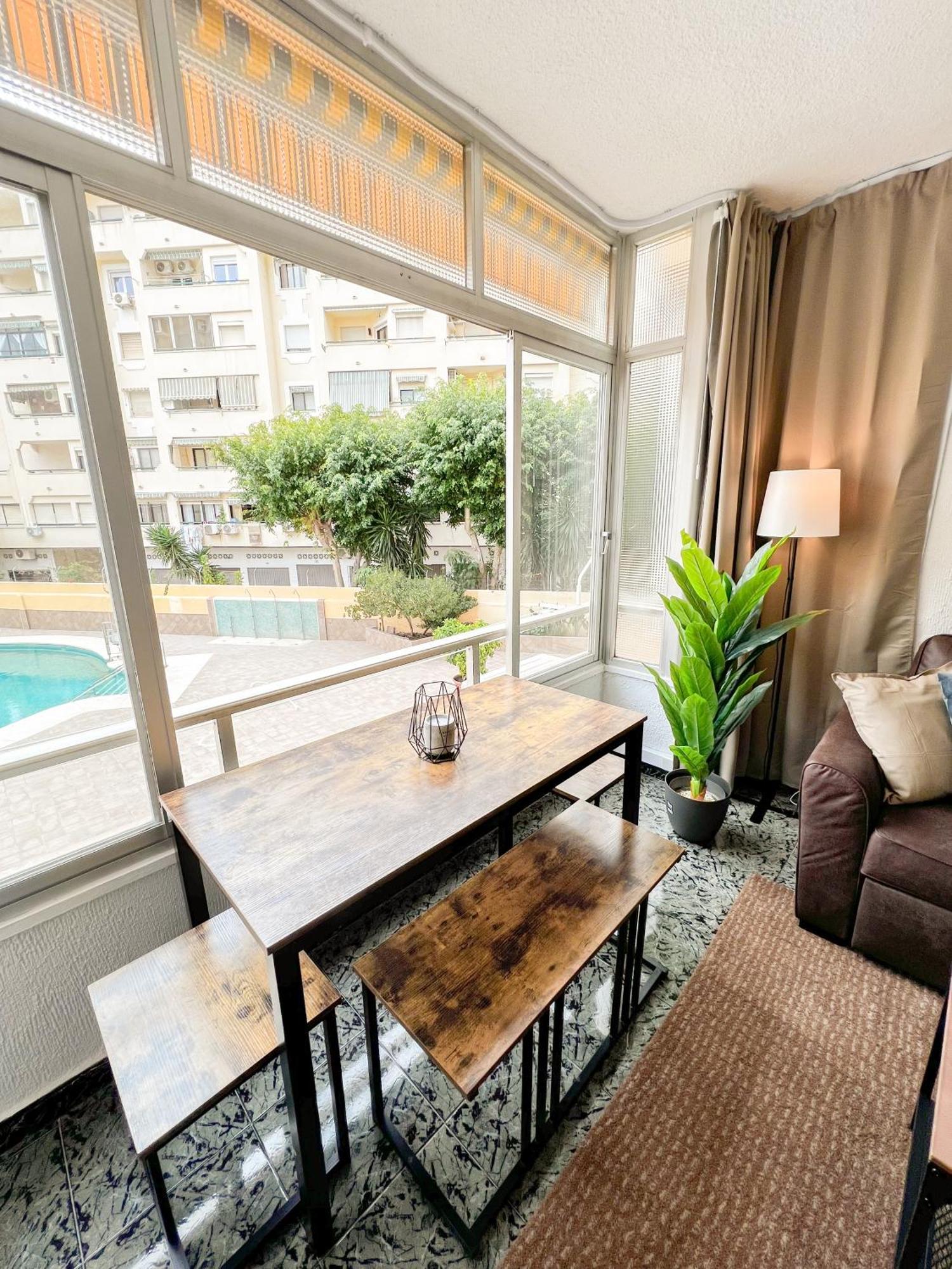 Apartmán Cozy And Bright Flat With Pool Torremolinos Exteriér fotografie