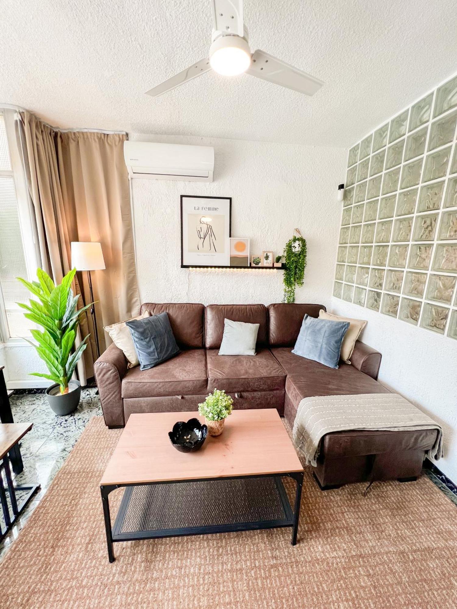 Apartmán Cozy And Bright Flat With Pool Torremolinos Exteriér fotografie