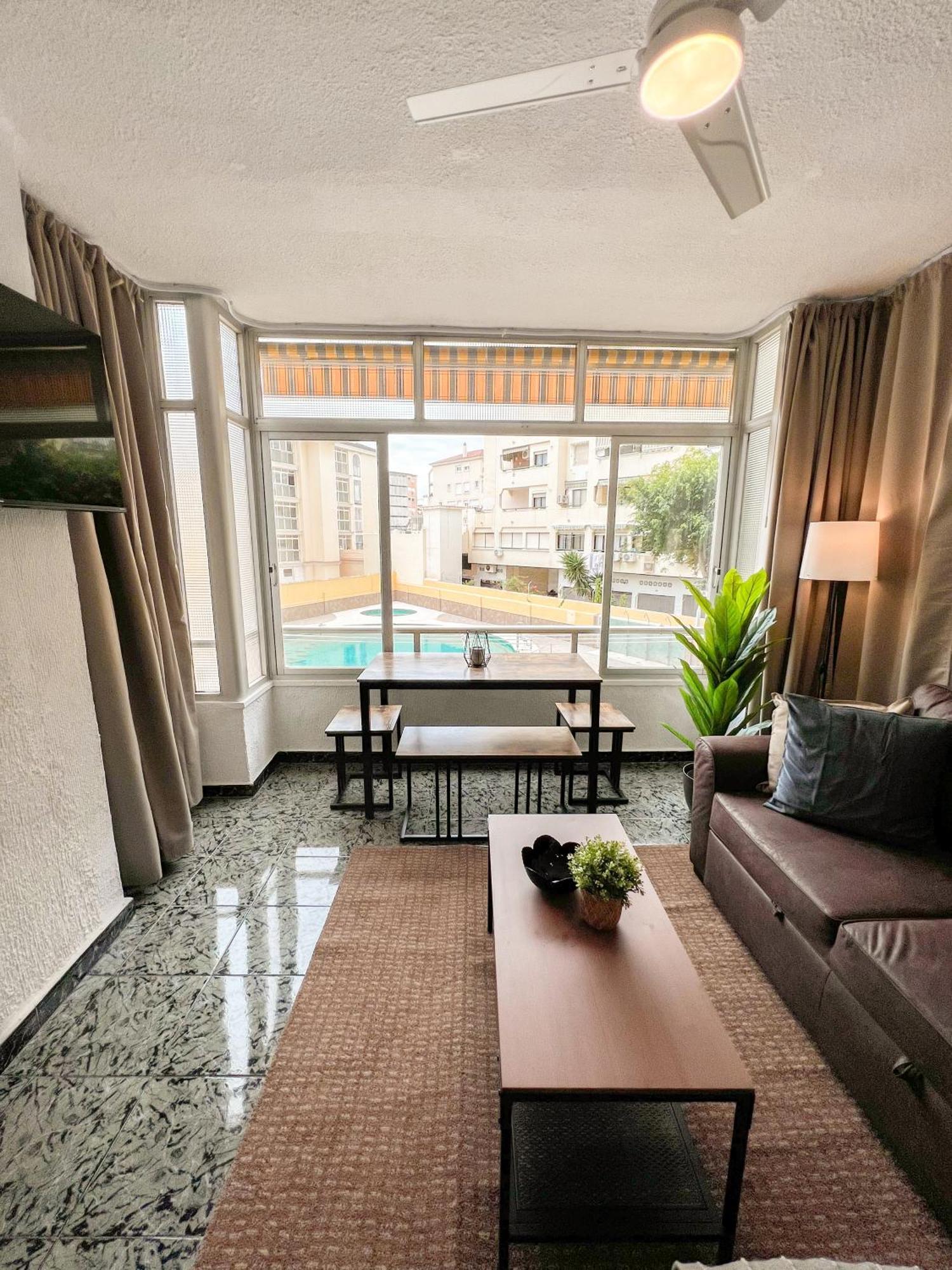Apartmán Cozy And Bright Flat With Pool Torremolinos Exteriér fotografie