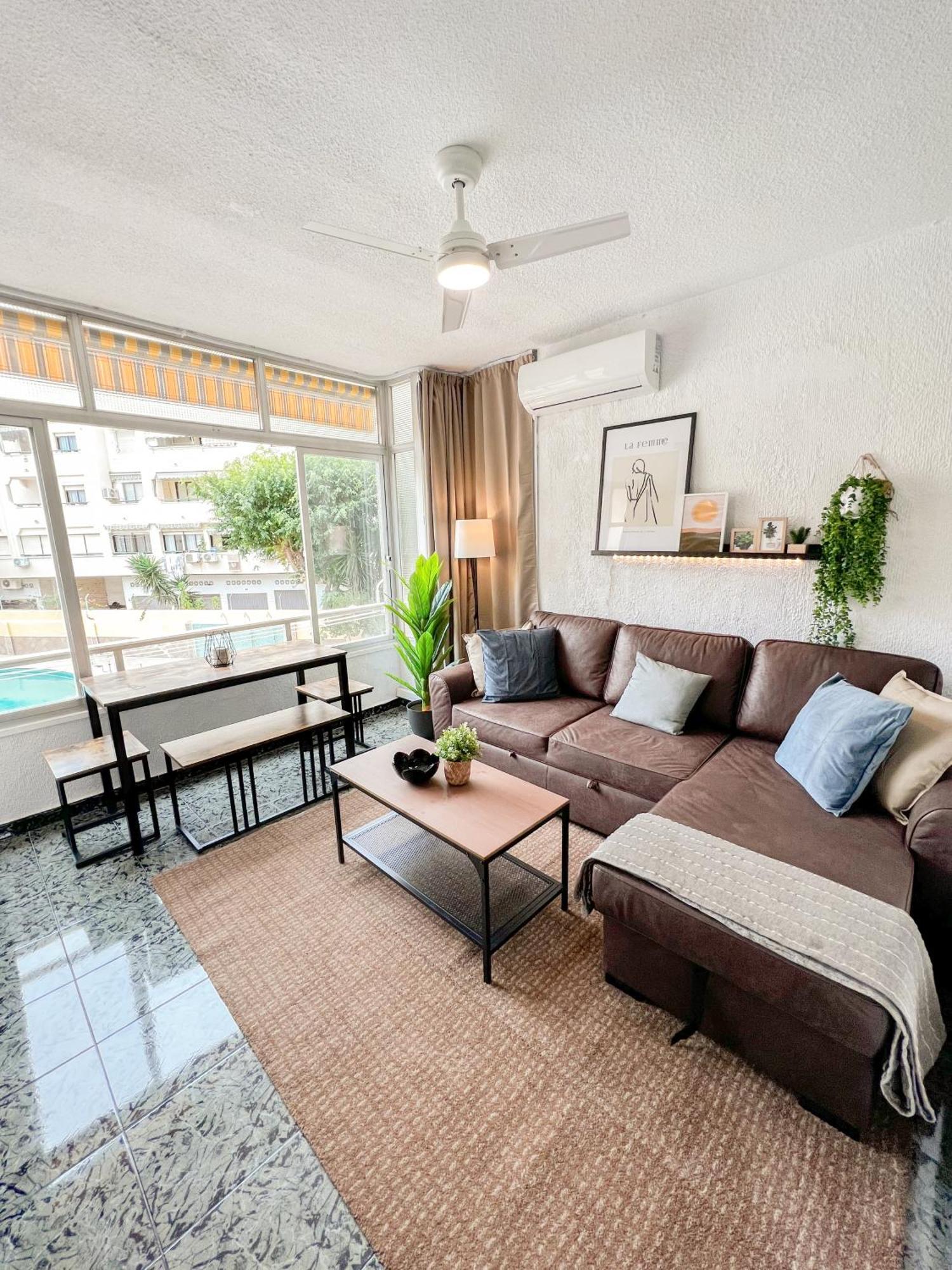 Apartmán Cozy And Bright Flat With Pool Torremolinos Exteriér fotografie